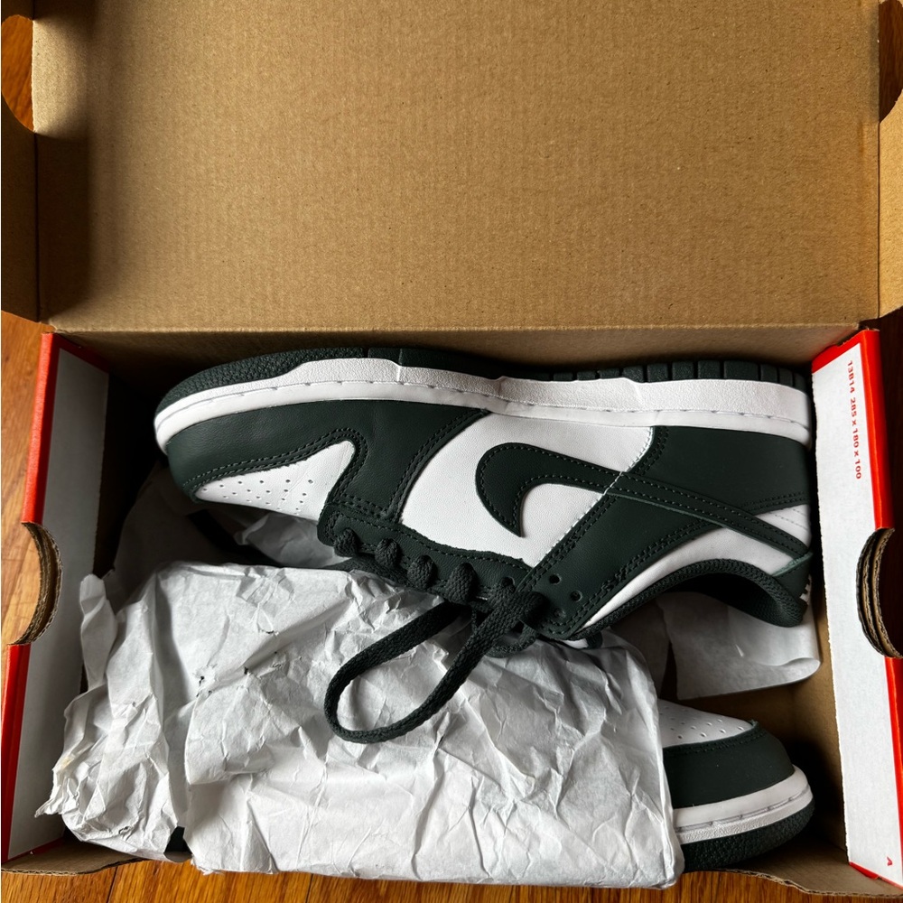 Nike Dunk Low - White & Forest Green